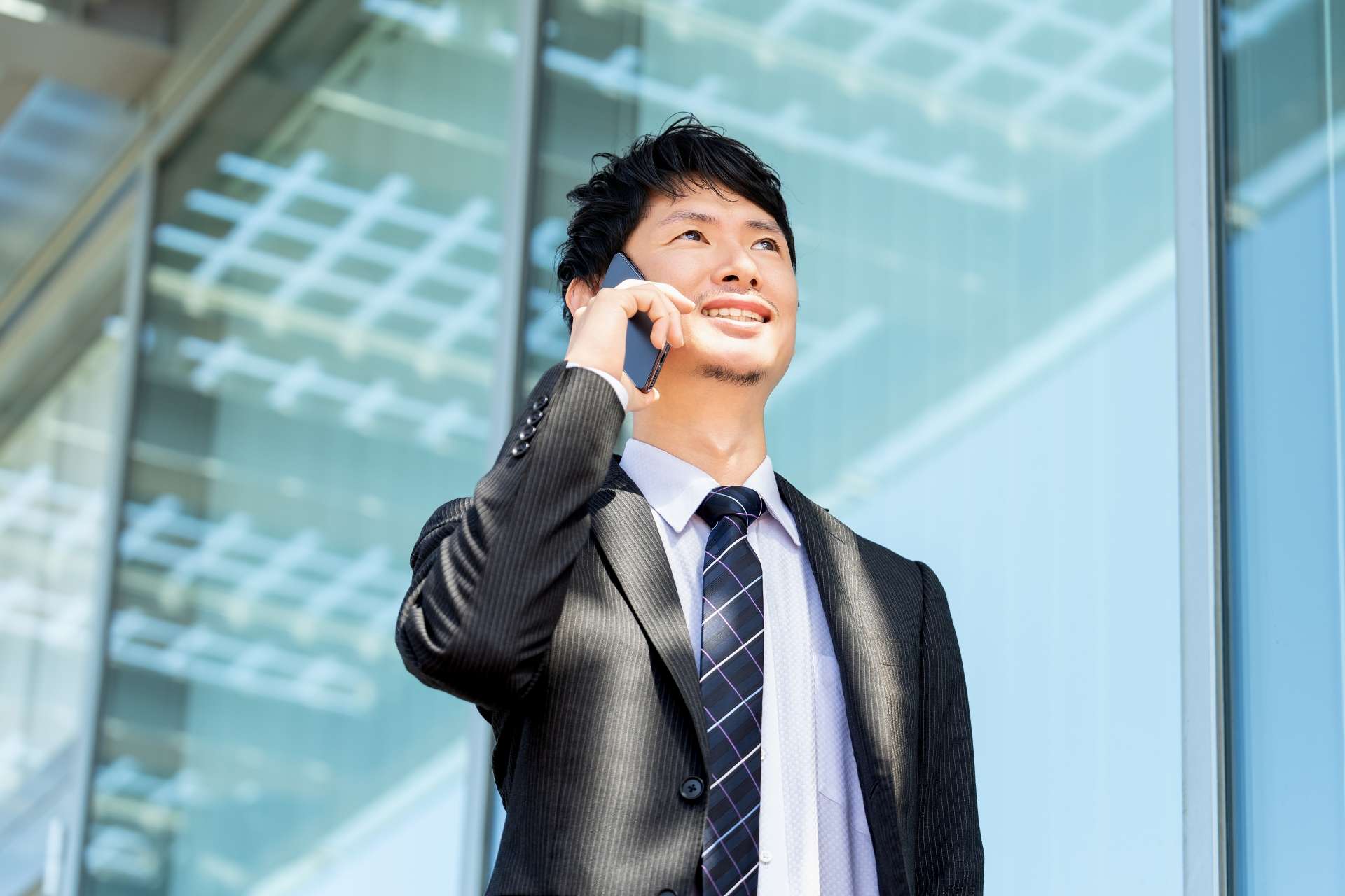 お見合いやデート中の電話マナー｜好印象を保つ大人の気配り